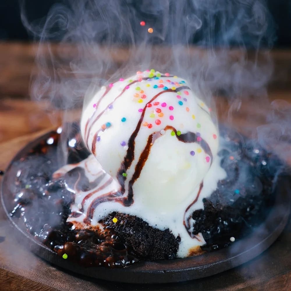 Sizzling Brownie with Icecream